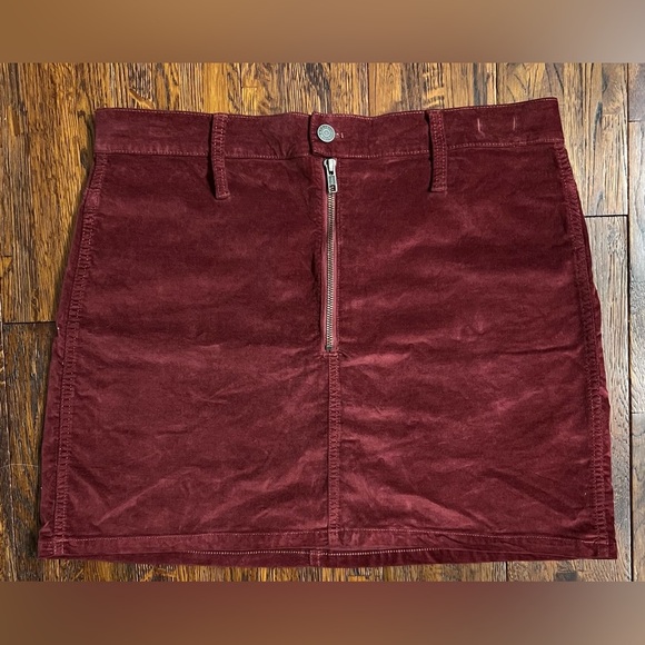 MADEWELL Stretch Velveteen Straight Zip Mini Skirt in Dark Cabernet Red Size 30 - Picture 5 of 11